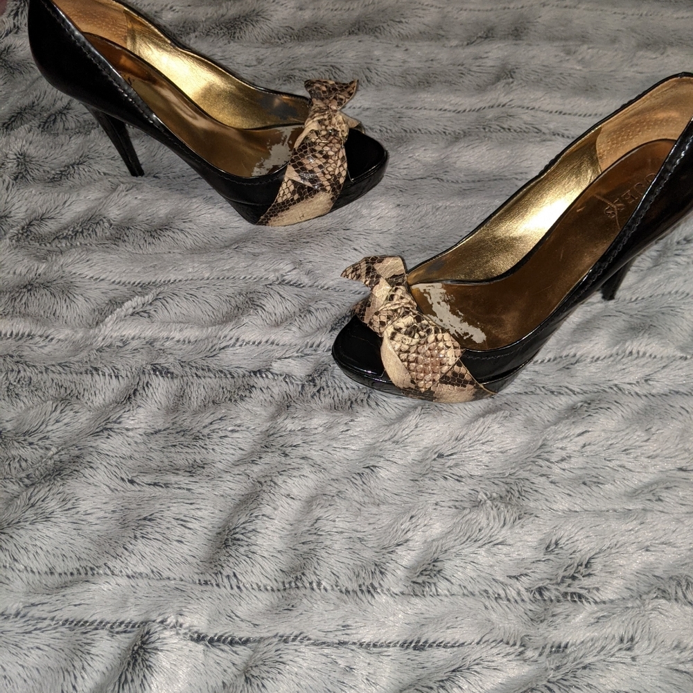 GUESS vintage high heels